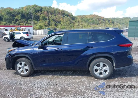 2022 Toyota Highlander Hybrid Le из США, поврежденный, VIN 5TDZARAH0NS517185